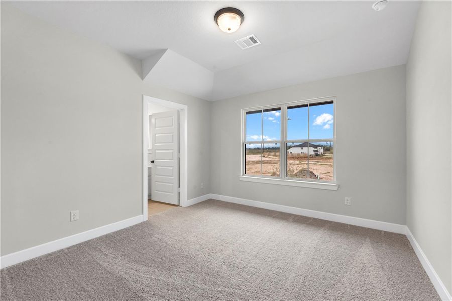 Spacious, unfurnished interior of a new home in Grange - 55', Katy (Image 20).