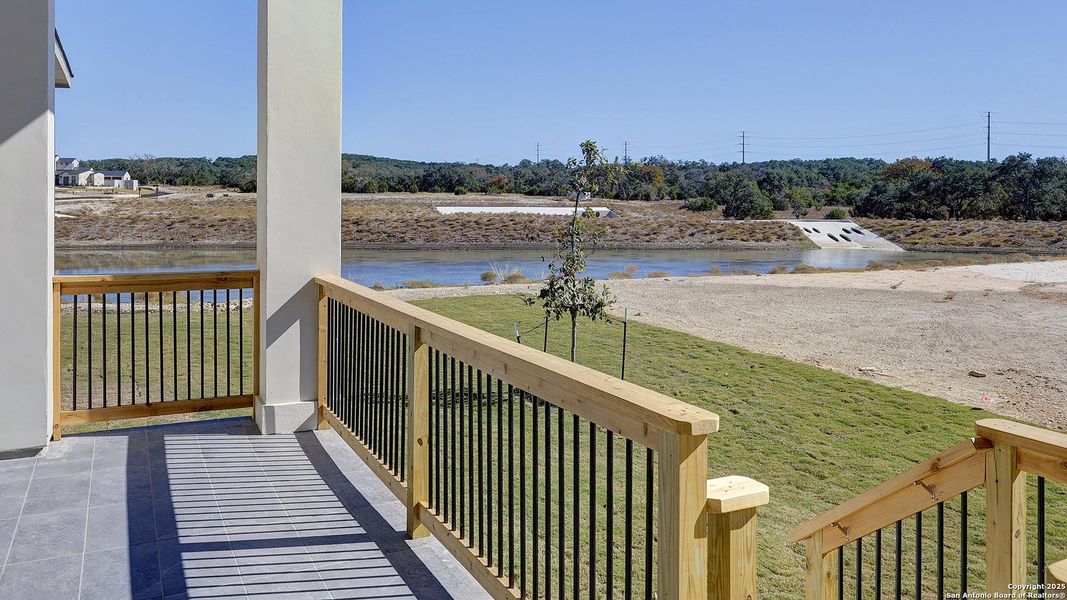 Exterior details and patio area of a home in George's Ranch Acre, Boerne (Image 4).