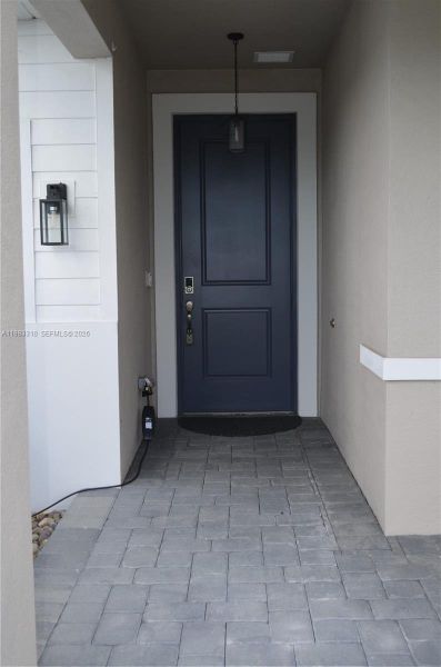 Exterior details and patio area of a home in , Port St. Lucie (Image 4).
