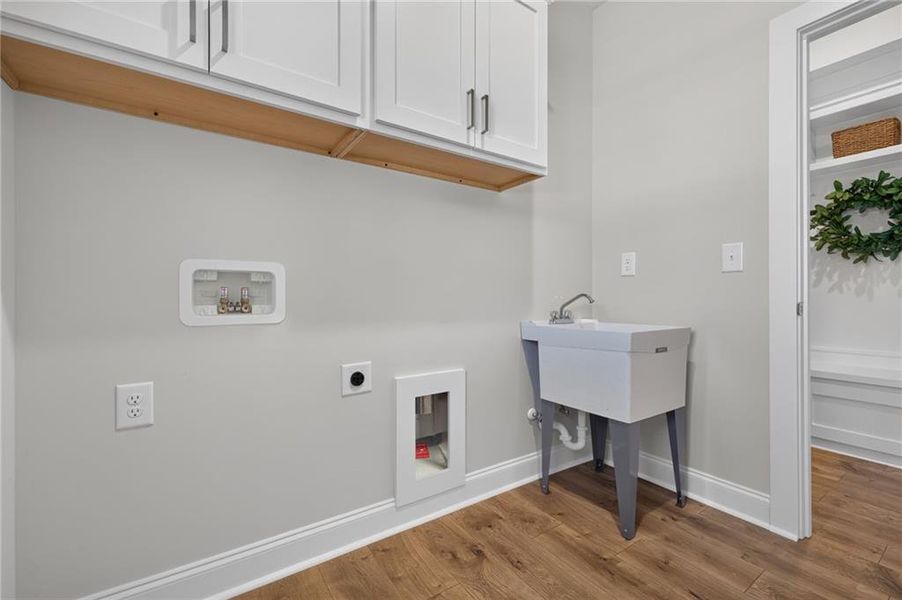 Furnished interior view inside a new home in , Jefferson (Image 42).