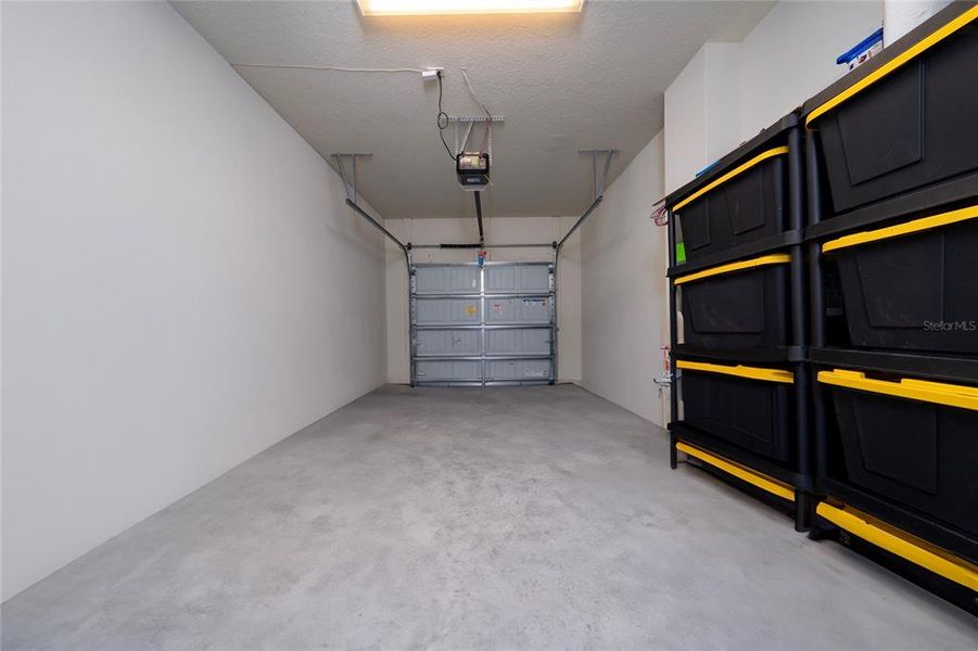 Spacious, unfurnished interior of a new home in , Davenport (Image 18).