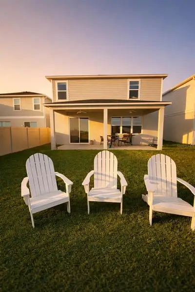 Exterior details and patio area of a home in , Palm Bay (Image 3).