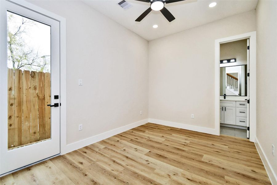 Spacious, unfurnished interior of a new home in , Houston (Image 22).