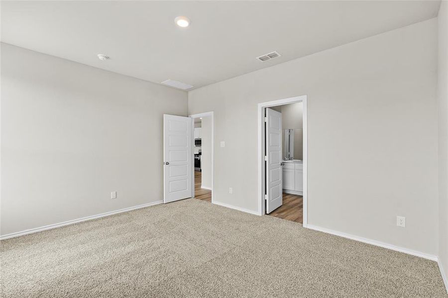 Spacious, unfurnished interior of a new home in , Fort Worth (Image 21). Spacious, unfurnished interior of a new home in , Fort Worth (Image 21).