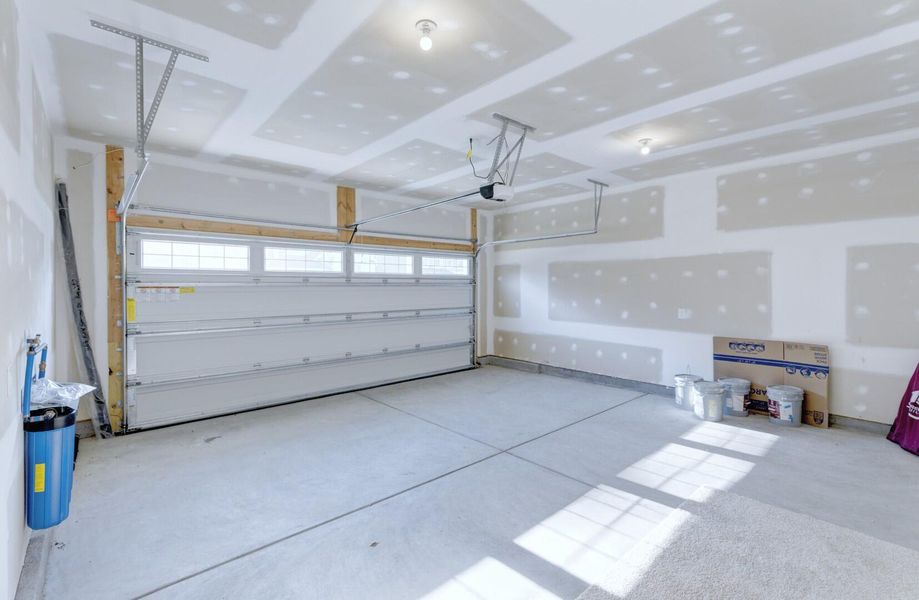 Spacious, unfurnished interior of a new home in Homecoming, Ravenel (Image 18).