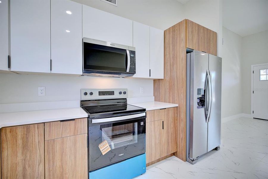 Furnished interior view inside a new home in , Avon Park (Image 8).
