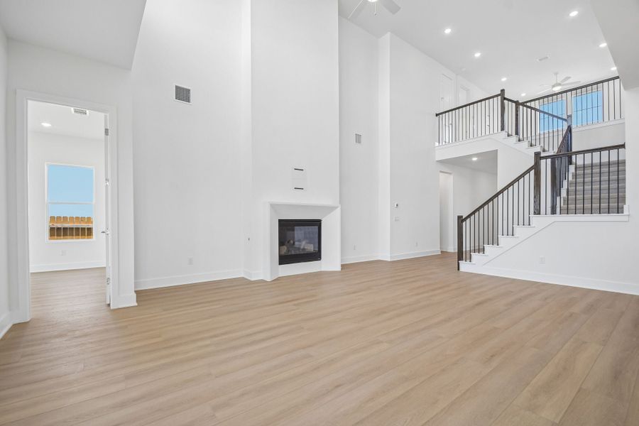 Spacious, unfurnished interior of a new home in Freedom at Anthem, Kyle (Image 14).