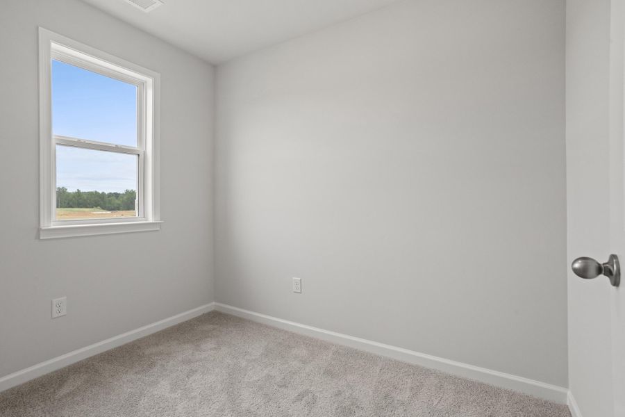 Spacious, unfurnished interior of a new home in , Seneca (Image 30).