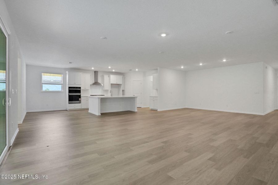 Spacious, unfurnished interior of a new home in Jennings Farm, Middleburg (Image 20). Spacious, unfurnished interior of a new home in Jennings Farm, Middleburg (Image 20).