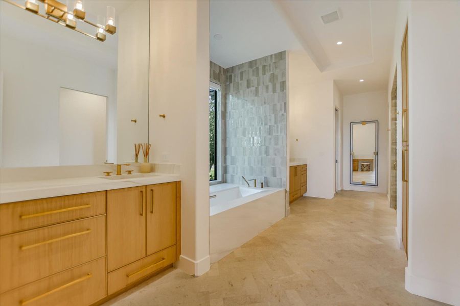 Furnished interior view inside a new home in , Horseshoe Bay (Image 12).