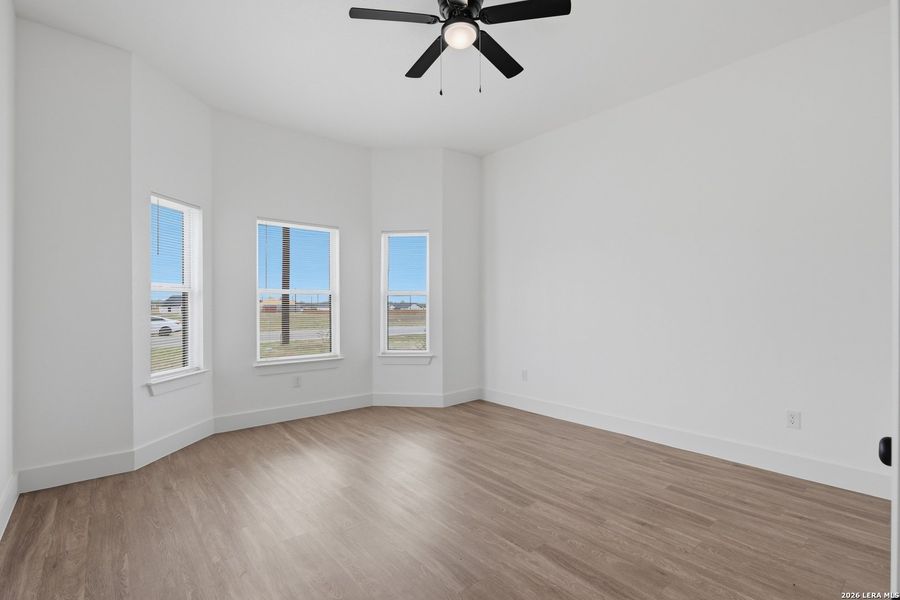 Spacious, unfurnished interior of a new home in , Atascosa (Image 28). Spacious, unfurnished interior of a new home in , Atascosa (Image 28).