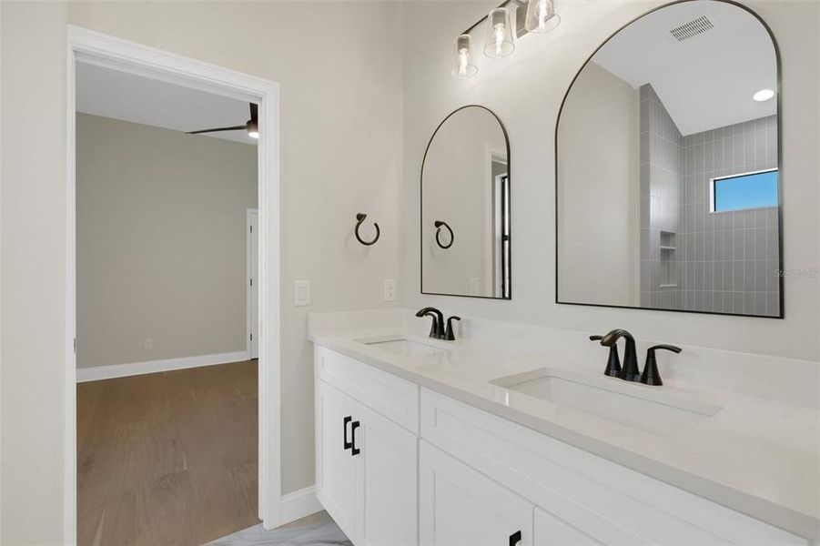 Furnished interior view inside a new home in , Lakeland (Image 13).