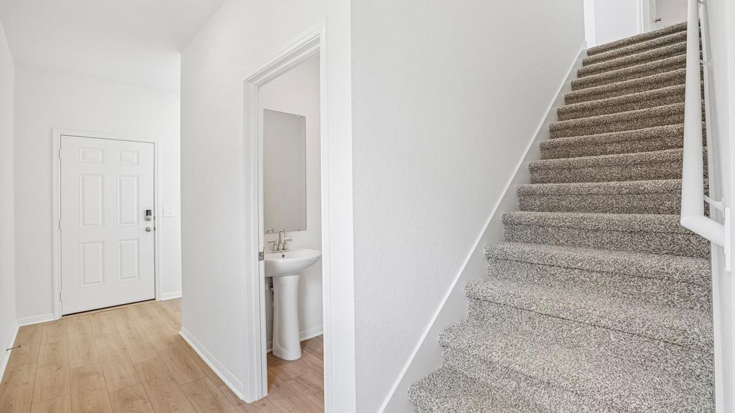 Spacious, unfurnished interior of a new home in Bar W Ranch, Leander (Image 25).
