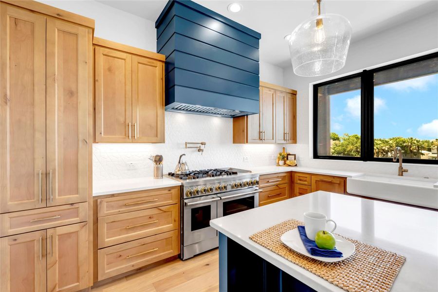 Furnished interior view inside a new home in , Marble Falls (Image 10).