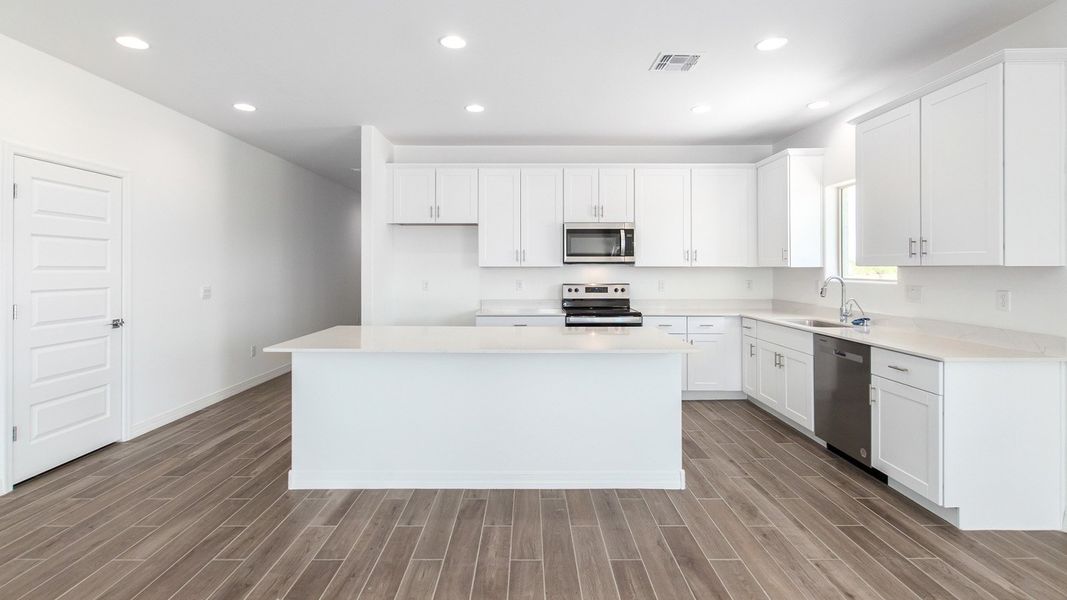 Representative furnished interior of a home built from the Sedona - Plan H50T7 by D.R. Horton in Sahuarita Acres, Sahuarita (Image 9).