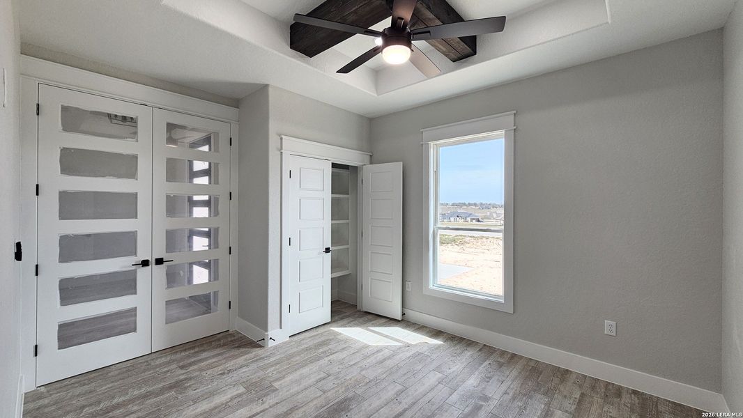 Spacious, unfurnished interior of a new home in , La Vernia (Image 22).