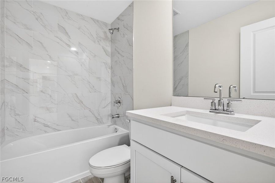 Furnished interior view inside a new home in Cape Coral, Cape Coral (Image 11).