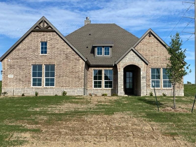 Exterior details and patio area of a home in Hillview Addition, Decatur (Image 3).