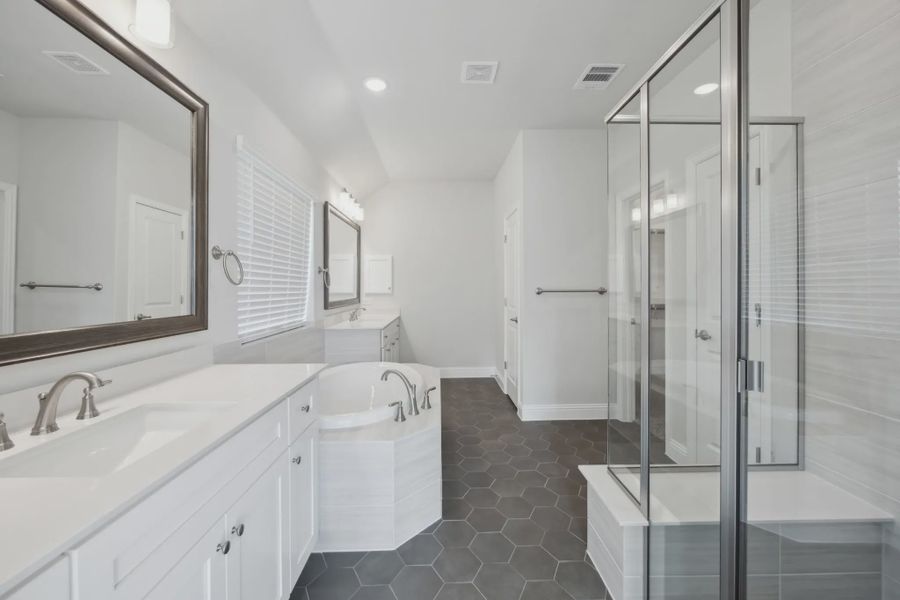 Furnished interior view inside a new home in Oaks of North Grove, Waxahachie (Image 4).