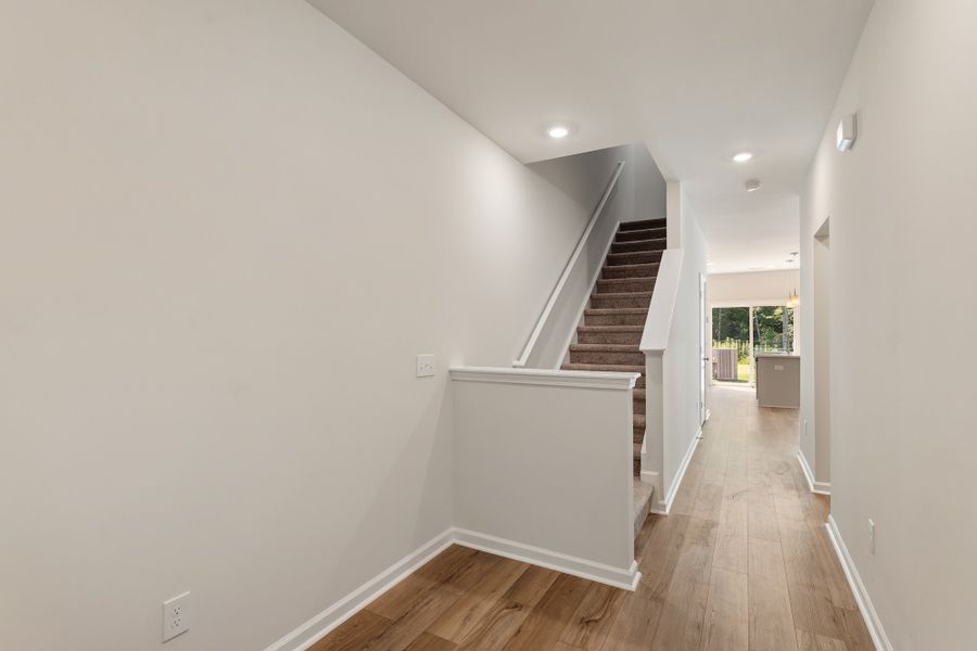 Spacious, unfurnished interior of a new home in Edwards Station, Taylors (Image 14).