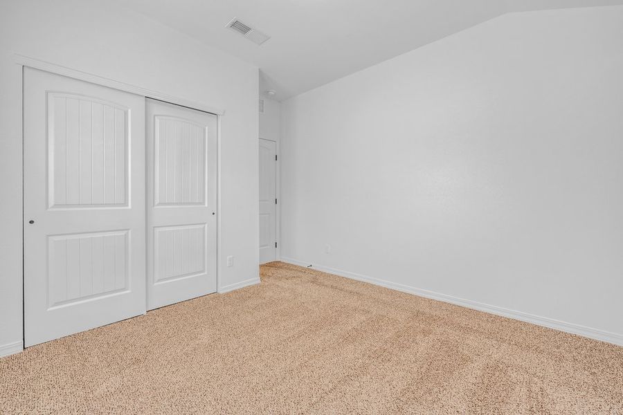 Spacious, unfurnished interior of a new home in Paseo Del Este, El Paso (Image 29).