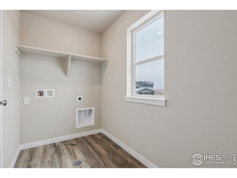 Spacious, unfurnished interior of a new home in The Overlook at Johnstown Farms, Johnstown (Image 40).