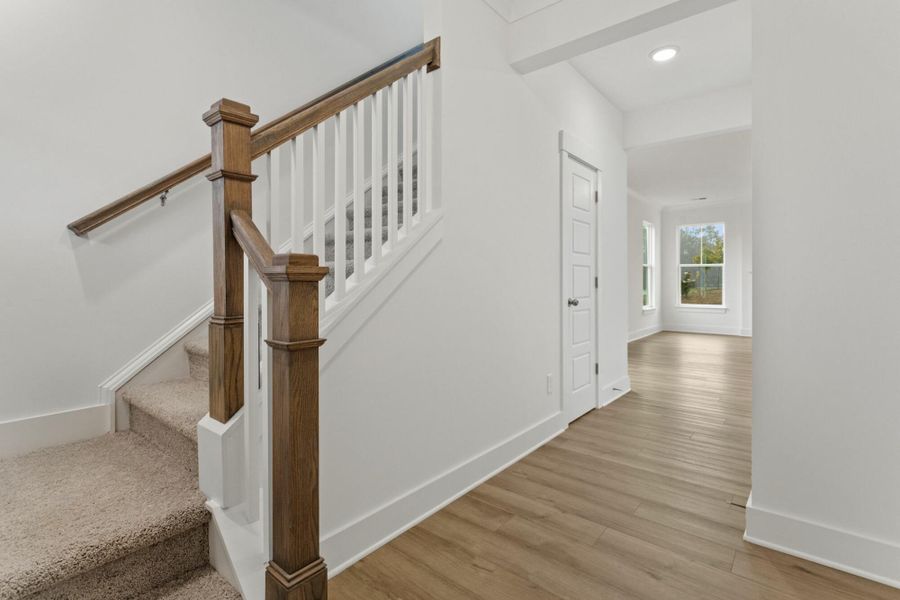 Spacious, unfurnished interior of a new home in Greenrich Mill, Simpsonville (Image 10).