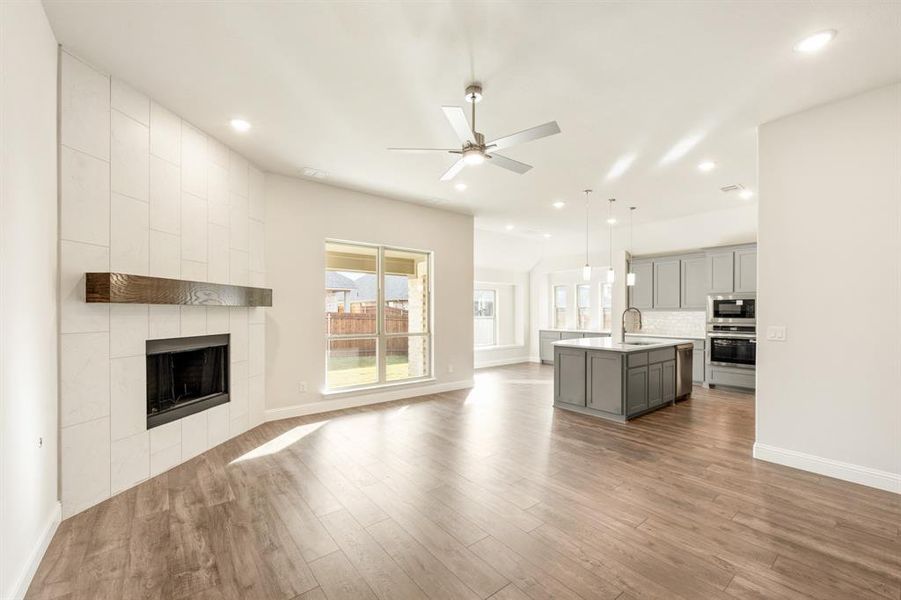 Spacious, unfurnished interior of a new home in Sunset Ridge, Alvarado (Image 24).