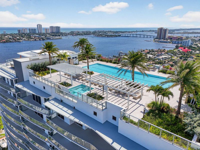 Rooftop pool Rooftop pool