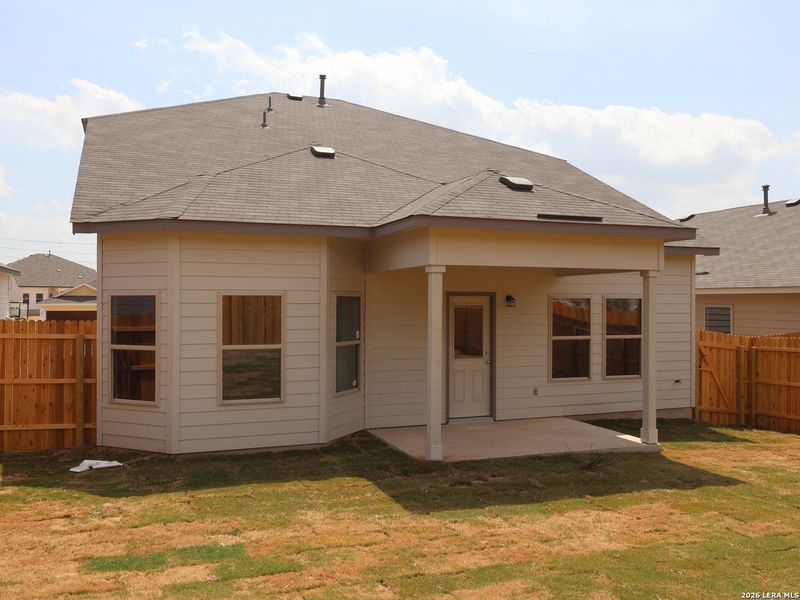Exterior details and patio area of a home in Agave, San Antonio (Image 23).