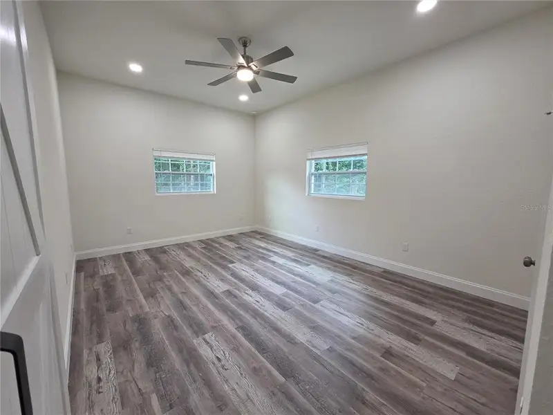 Spacious, unfurnished interior of a new home in , Gainesville (Image 11).