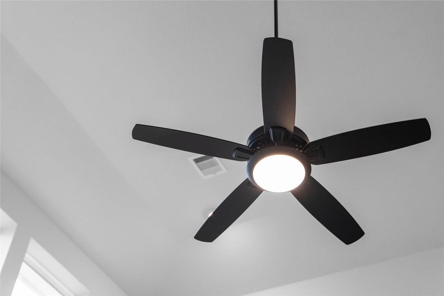 This stylish matte black ceiling fan provides the dual benefit of efficient, year-round air circulation and integrated LED illumination, allowing you to enhance room comfort while potentially reducing energy costs by up to 30%.