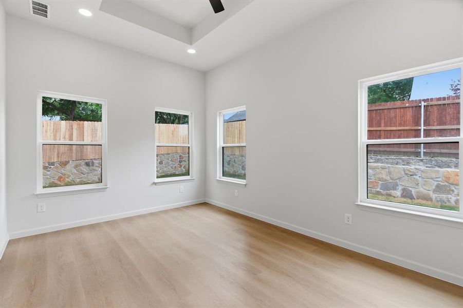 Spacious, unfurnished interior of a new home in , Granbury (Image 34).