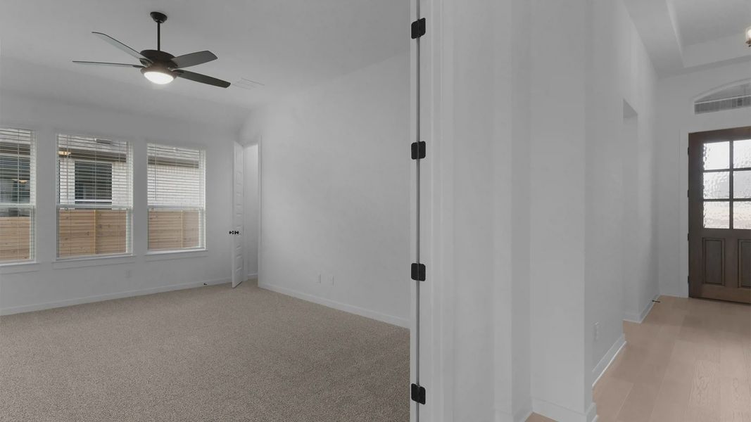 Spacious, unfurnished interior of a new home in Highland Village, Georgetown (Image 10).
