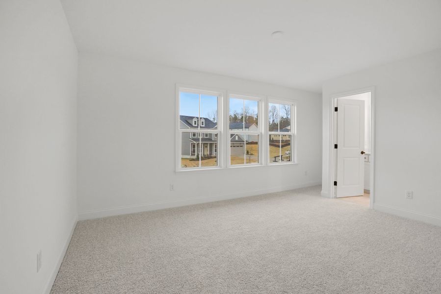 Spacious, unfurnished interior of a new home in Forest Creek, Waxhaw (Image 21).