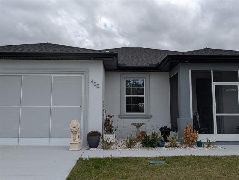 Exterior details and patio area of a home in , Poinciana (Image 3).