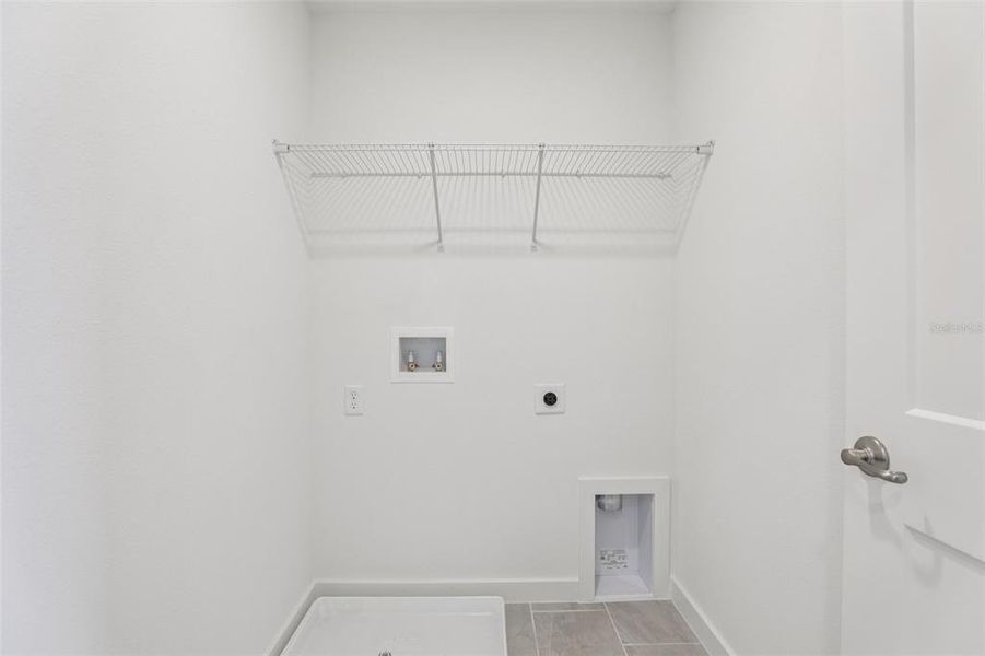 Spacious, unfurnished interior of a new home in Trinity Place, St. Cloud (Image 25).