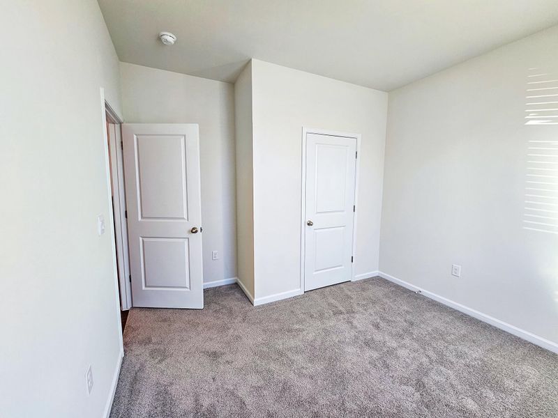 Spacious, unfurnished interior of a new home in , Columbia (Image 22).