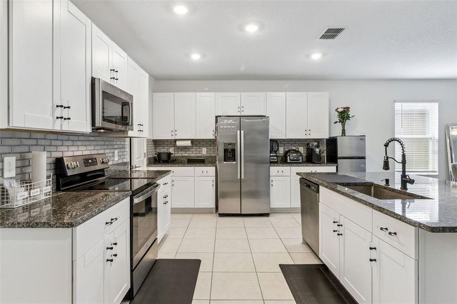 Furnished interior view inside a new home in , Lakeland (Image 34).