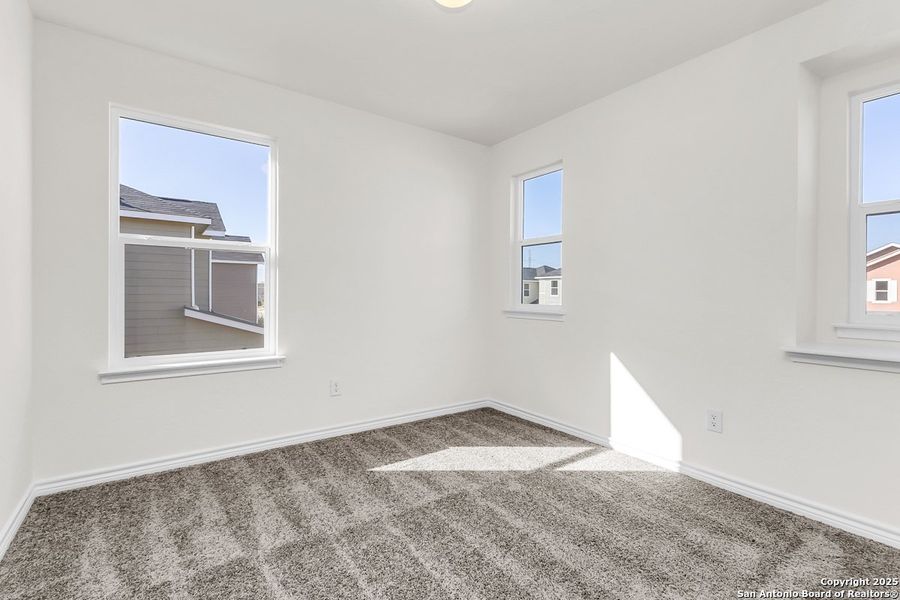 Spacious, unfurnished interior of a new home in Spanish Trails Villas, San Antonio (Image 16).