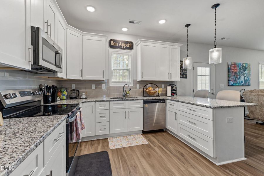 7-web-or-mls-AZ3A9025