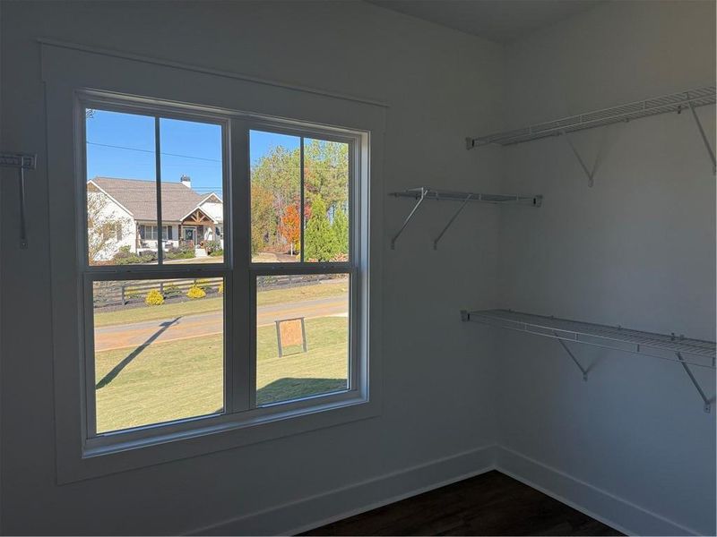 Spacious, unfurnished interior of a new home in , Waleska (Image 29).