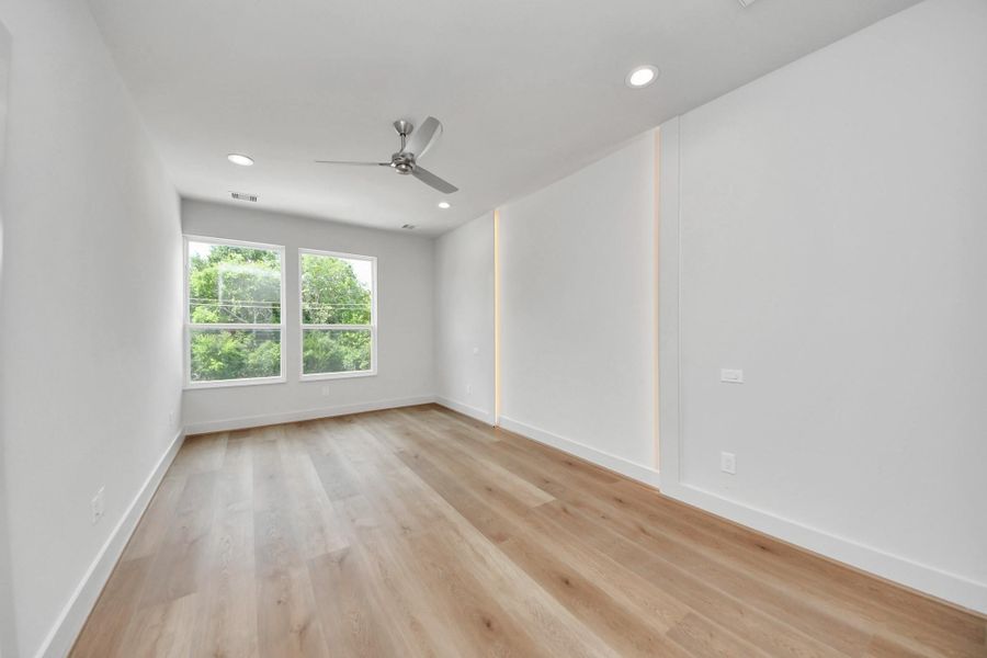 Images are of a similar home. Finishes and features may vary.