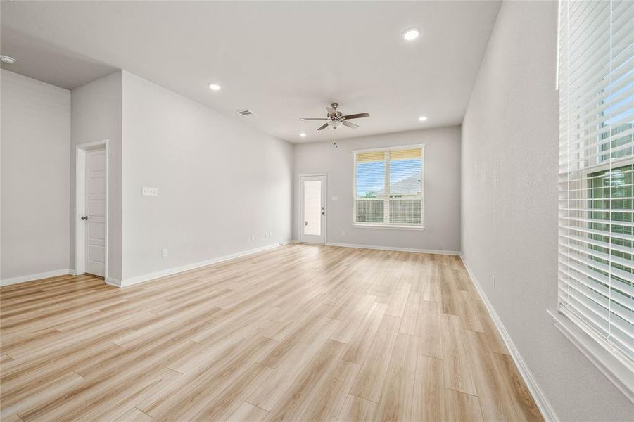Spacious, unfurnished interior of a new home in , Waco (Image 30). Spacious, unfurnished interior of a new home in , Waco (Image 30).