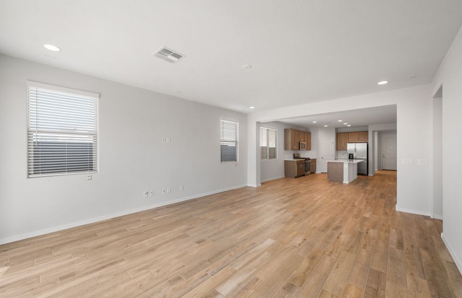 Spacious, unfurnished interior of a new home in Soleo, San Tan Valley (Image 19).