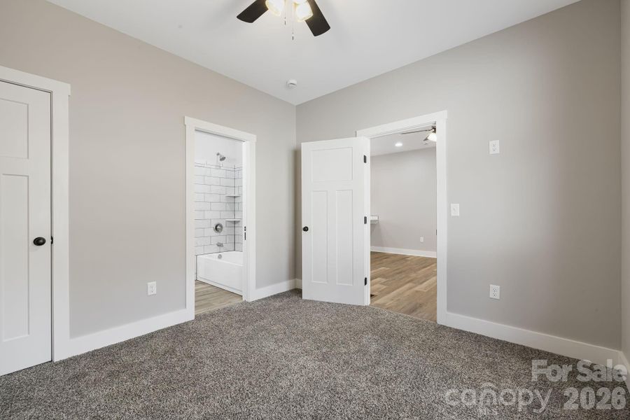 Spacious, unfurnished interior of a new home in , Morganton (Image 18). Spacious, unfurnished interior of a new home in , Morganton (Image 18).
