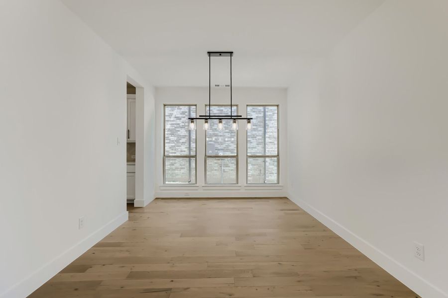 4409 Daisy - Dining Area 4409 Daisy - Dining Area