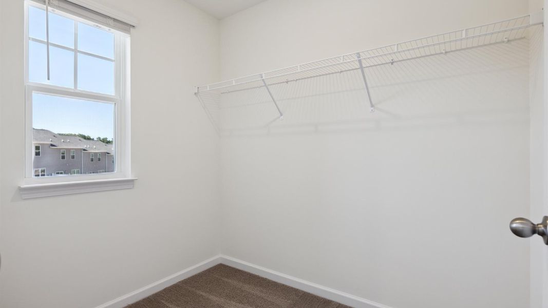 Spacious, unfurnished interior of a new home in Cherokee Crossing, Kodak (Image 13).