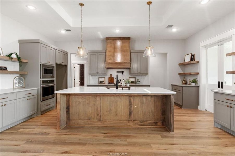 Furnished interior view inside a new home in , Bryan (Image 17).