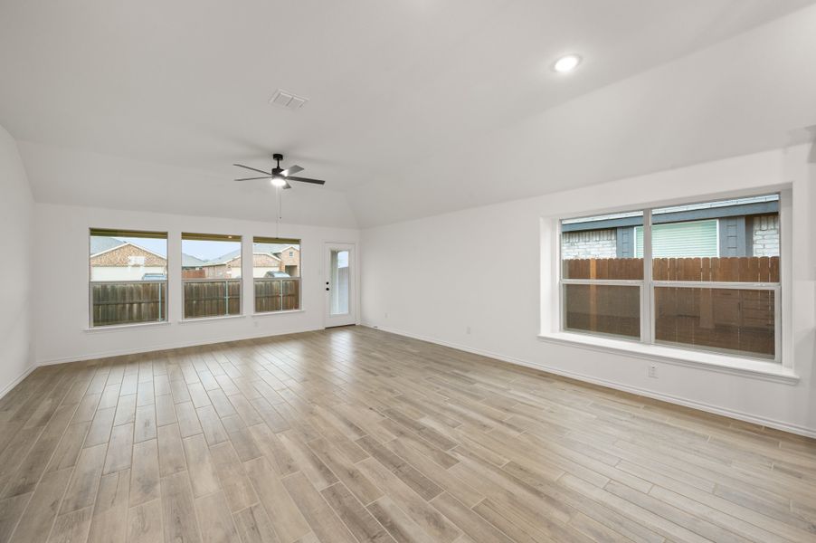 Spacious, unfurnished interior of a new home in Chisholm Hills, Cleburne (Image 15). Spacious, unfurnished interior of a new home in Chisholm Hills, Cleburne (Image 15).